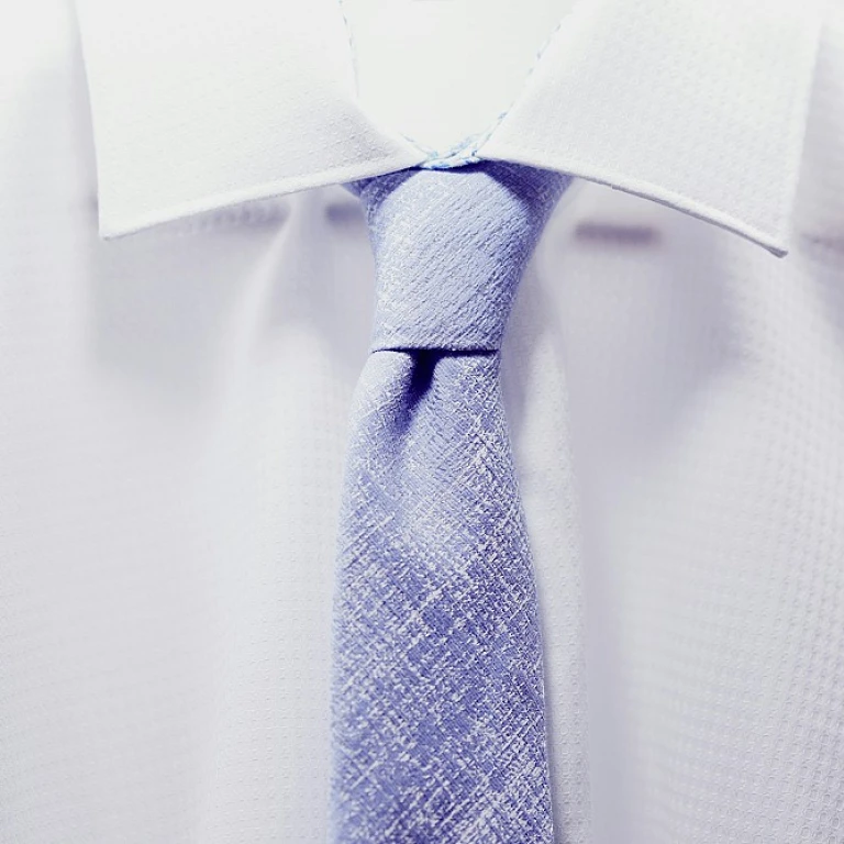 Comment choisir une tenue bohème chic pour un mariage : conseils pour hommes