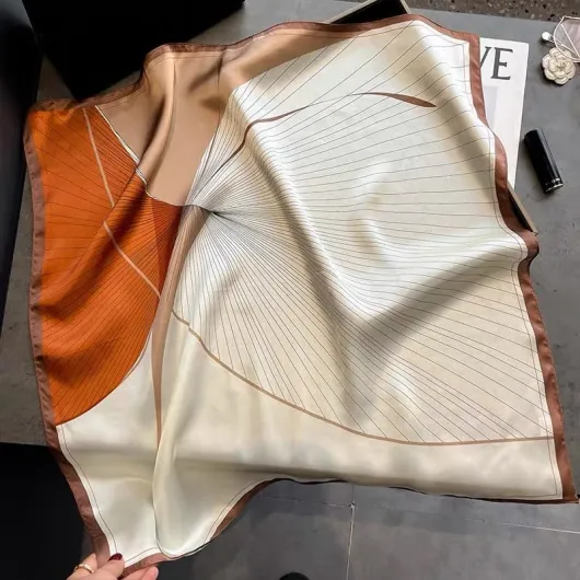 PoeticEHome Écharpe Carrée 100% Soie de Mûrier pour Femme - Foulard en Soie 68x68cm avec Étui Cadeau S1 - Spiritual Elegance