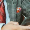 Cravate en soie pour homme : l’alliée élégante du costume de mariage