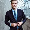 Bretelle homme vintage : l’accessoire rétro chic pour le costume de mariage