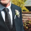 Cravates anglaises : l’élégance club au service du costume de mariage